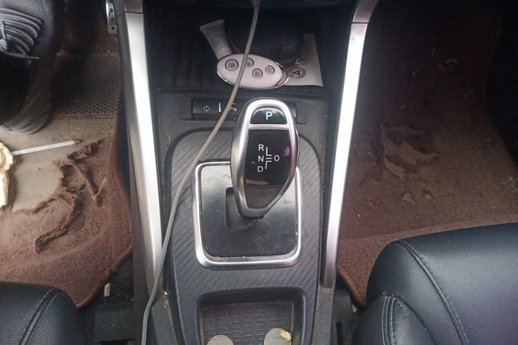 Used BYD Yuan New Energy 2018 EV360 Smart Connect Cool Edition Gear Lever