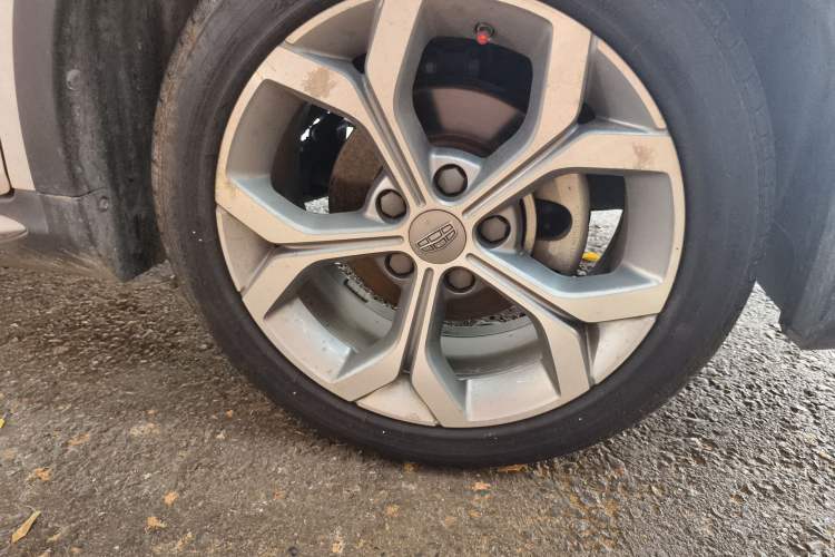 Used Geely Auto Vision S1 2018 1.4T CVT FENGXING Model Right Front Wheel Hub