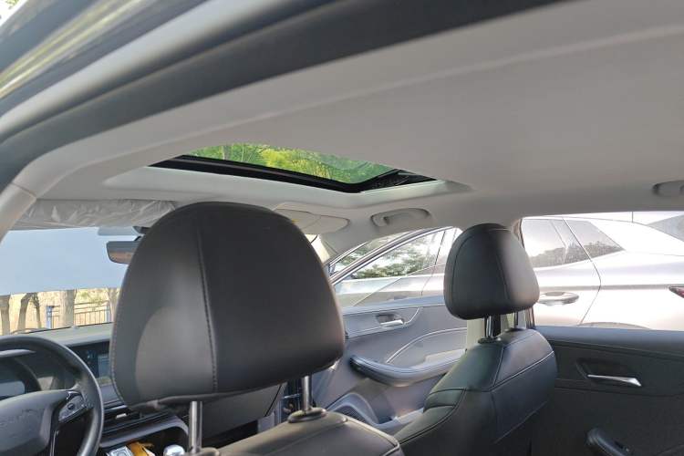 Used Roewe i5 2023 1.5L CVT Luxury Edition
