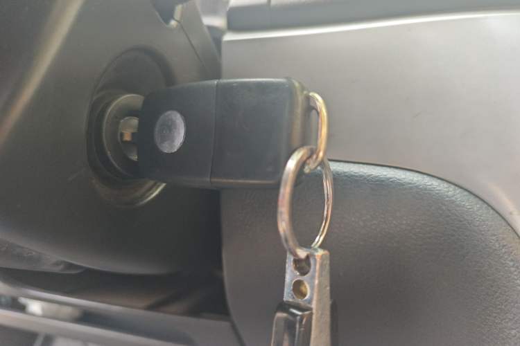 Used Volkswagen Lavida 2011 1.6L Automatic Premium Edition Vehicle Key