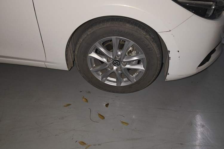 Used Mazda 3 Axela 2017 Sedan 1.5L Automatic Luxury Model Emission Standard China V
