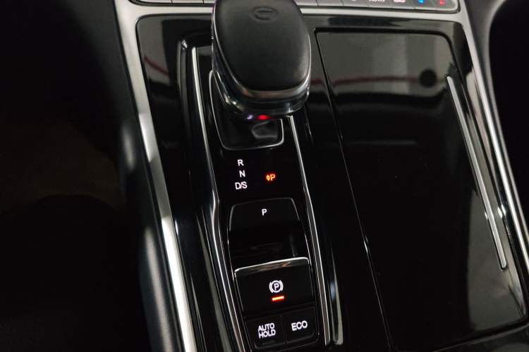 Used GAC Trumpchi M8 2023 Lingxiu Series 390T Deluxe Edition Gear Lever