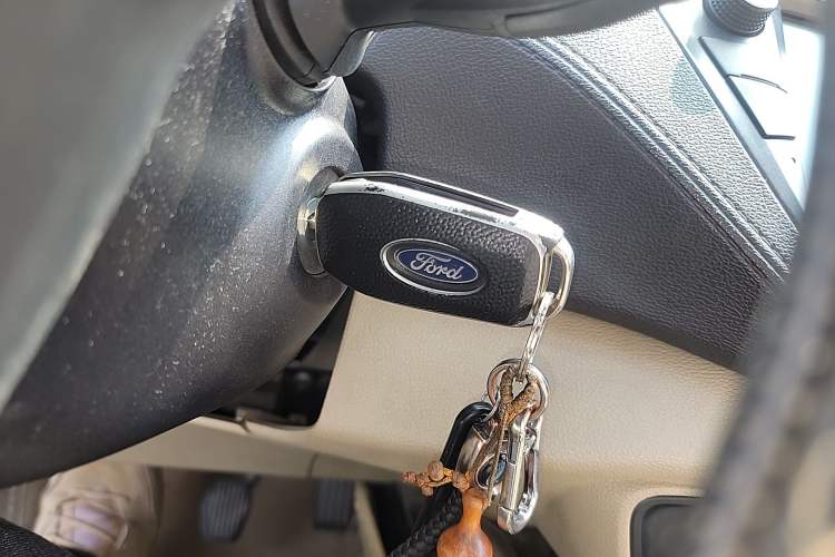 Used Ford Escort 2015 1.5L Manual Fashion Edition
