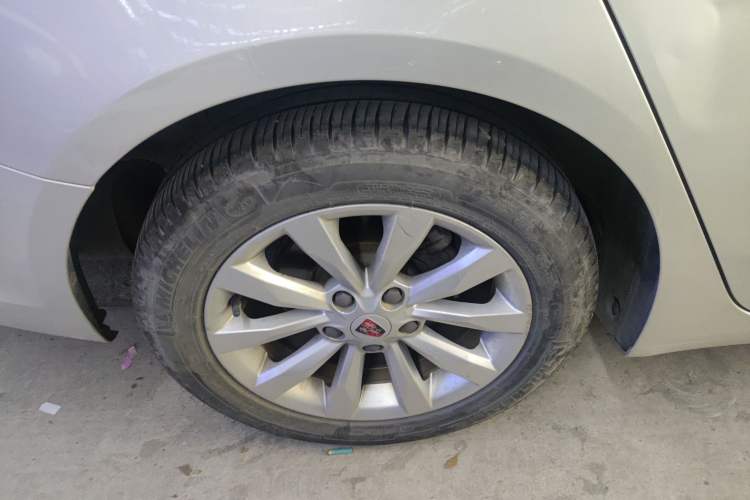 Used Roewe i6 New Energy 2017 45T Hybrid Connect & Smart Enjoyment Edition Exterior 5