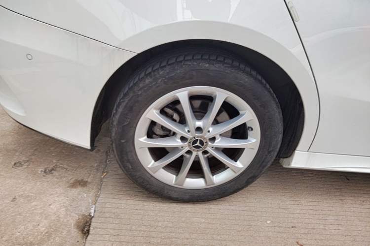 Used Mercedes-Benz A-Class 2022 Restyled A 200 L Sport Sedan Dynamic Version Right Rear Wheel Hub