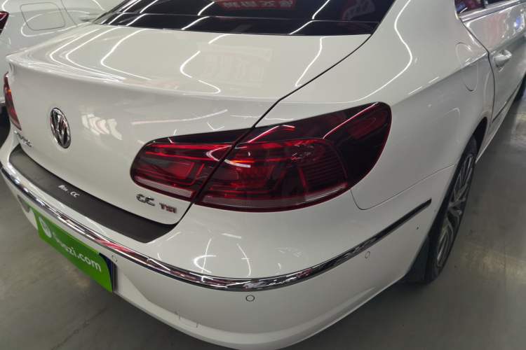 Used Volkswagen FAW-Volkswagen CC 2016 2.0 TSI Luxury Model Right Rear Taillight