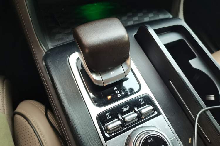 Used BAIC Off-Road BJ60 2022 2.0T May Day Edition Five Seats Gear Lever