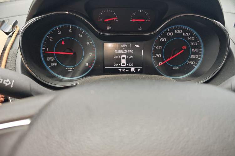 Used Chevrolet Cruze 2016 1.5L Automatic Luxury Edition Odometer Close Up