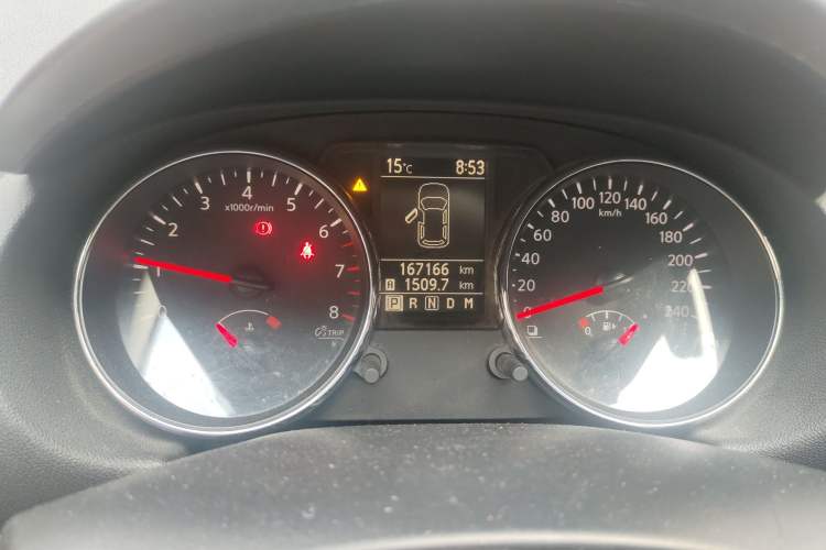 Used Nissan Qashqai 2015 2.0 XL Coolfire CVT 2WD Odometer Close Up