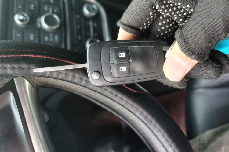 Used Buick Encore 2015 1.4T Automatic Two-Wheel Drive Urban Elite Version
