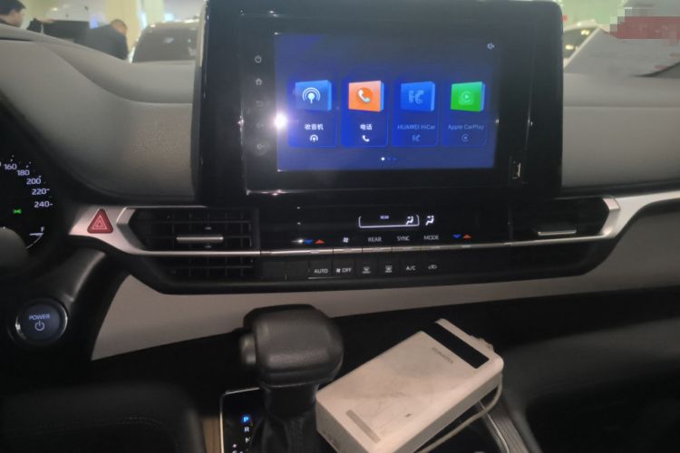 Used Toyota Granvia 2023 2.5L Hybrid Luxury Edition