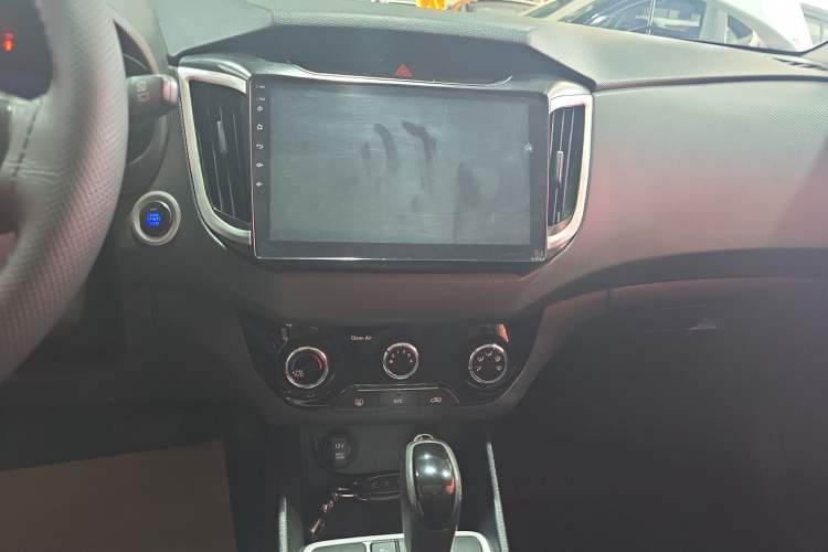 Used Hyundai ix25 2017 1.6L Automatic Smart Version Audio And AC Panel