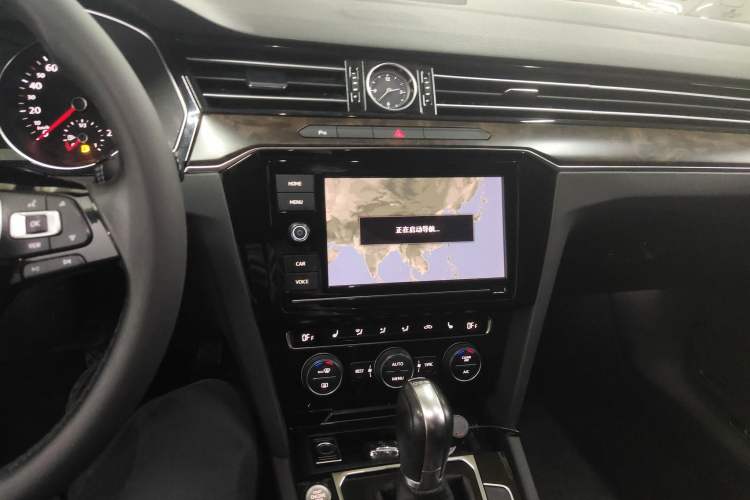 Used Volkswagen Magotan 2019 330TSI DSG Luxury Version China VI Standard Audio And AC Panel