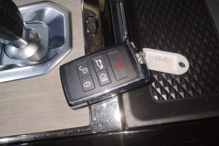 Used Land Rover Range Evoque 2021 Range Rover L 249 PS R-Dynamic SE Luxury Edition Interior 1