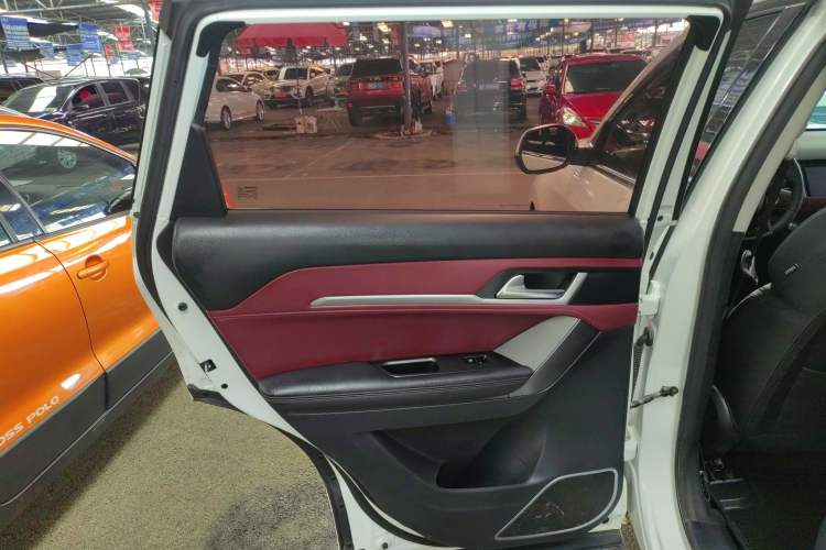 Used Haval H6 Coupe 2019 1.5T Automatic Two-Wheel Drive Luxury Smart Connectivity Version China VI Standard