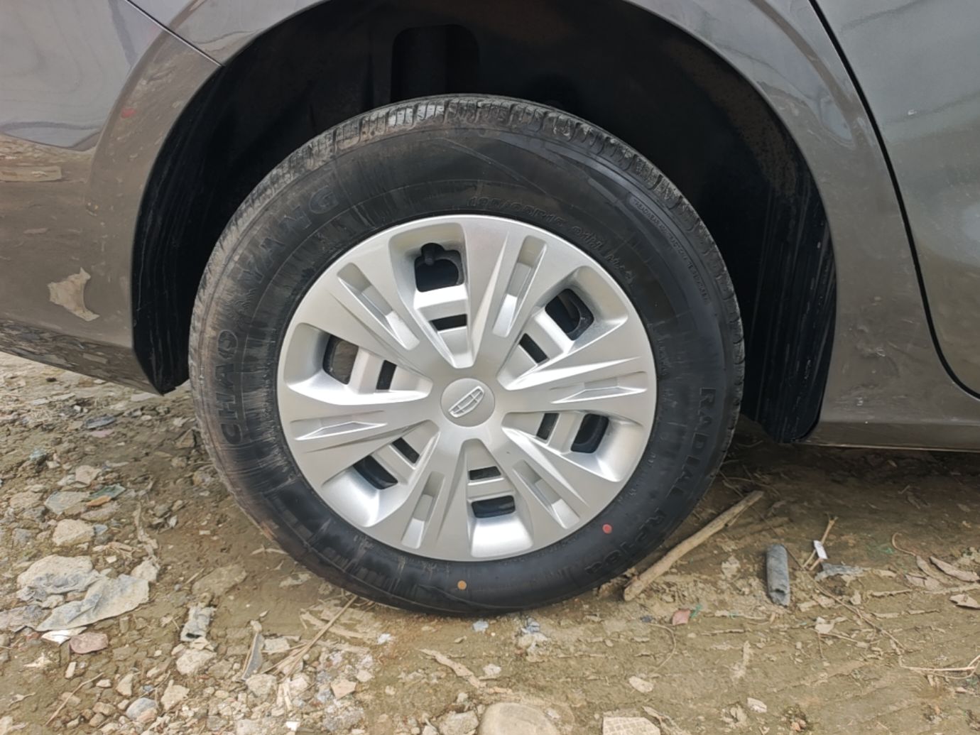 Geely Auto Emgrand 2025 4th Generation 1.5L Manual - Starry Edition — снимка 11