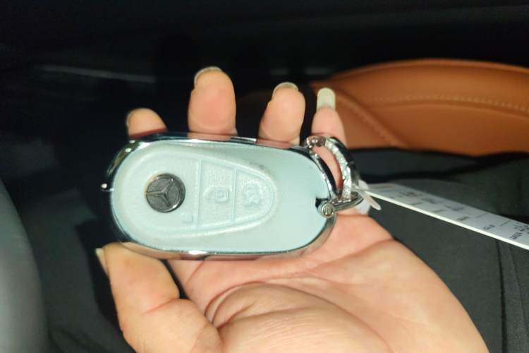 Used Mercedes-Benz GLC 2025 Refreshed GLC 300 L 4MATIC Dynamic Version 7-Seater Vehicle Key