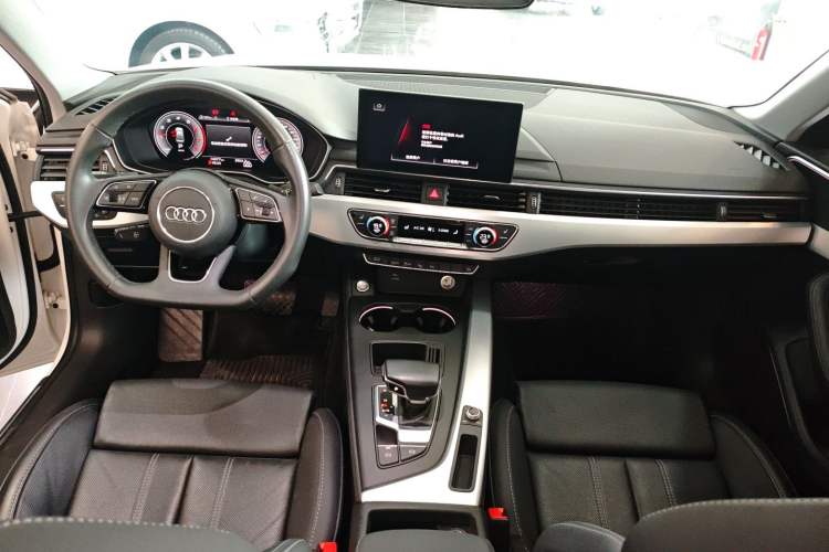 Used Audi A4L 2022 40 TFSI Luxury Dynamic Model Center Console