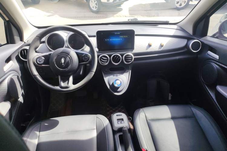 Used ORA Black Cat 2021 351 km Standard Version Center Console