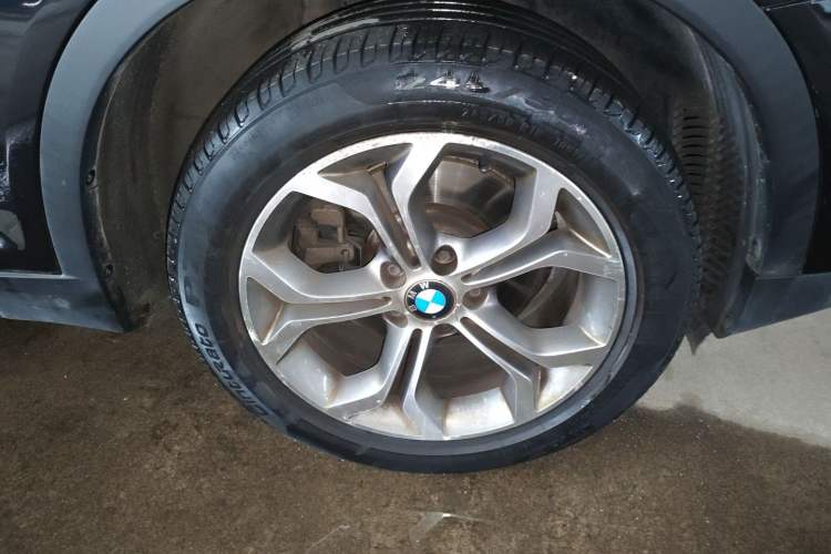 Used BMW X4 2014 xDrive20i X Design Package Right Front Wheel Hub
