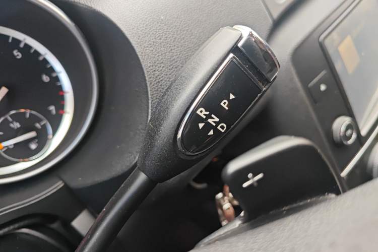 Used Mercedes-Benz R-Class 2017 R 320 4MATIC Business Edition Prestige Model