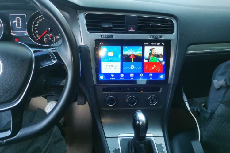 Used Volkswagen Golf 2016 230TSI Automatic Comfort Version Audio And AC Panel