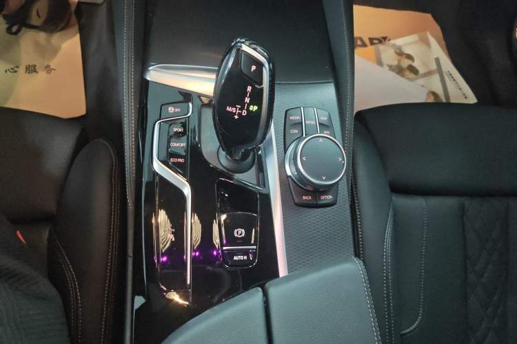 Used BMW 5 Series 2022 Restyled 525i M Sport Package Gear Lever