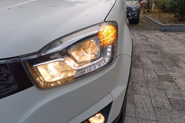 Used SsangYong Korando 2014 2.0L Gasoline Two-Wheel Drive Automatic Elite Navigation Edition
