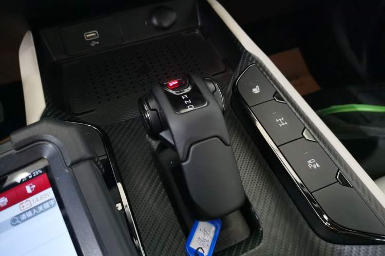 Used Haval Raptor New Energy 2024 Hi4 145 Cross-Over Edition Gear Lever