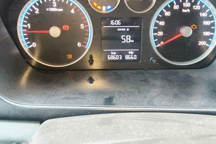 Used Foton Toano 2023 Joy Elephant Multi-Function 2.0T Manual Long-Wheelbase Mid-Roof Model with Single Rear Tire Available in 5/6/7/9-Seater Configurations Odometer Close Up