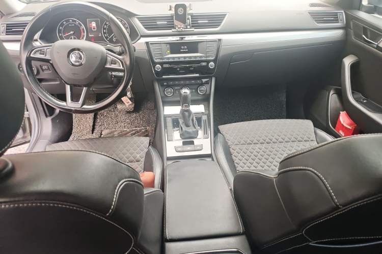 Used Skoda Superb 2016 TSI330 DSG Innovation Edition
