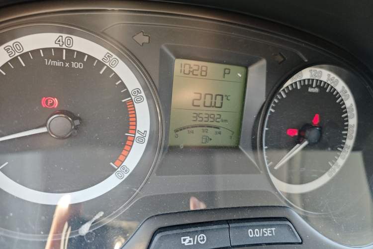 Used Skoda Fabia 2017 1.4L Automatic Car Enjoy Edition
