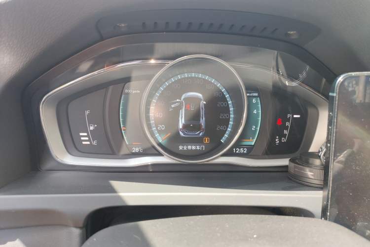 Used Volvo V60 2015 T5 Zhiya Edition Instrument Cluster