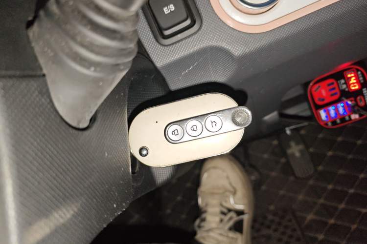 Used Wuling Hongguang MINIEV 2022 Macaron Premium Model – Lithium Ternary Battery