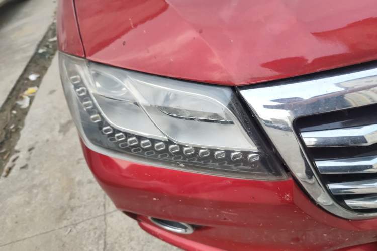 Used Haval H2 2015 1.5T Automatic Two-Wheel Drive Elite Edition Right Front Headlight