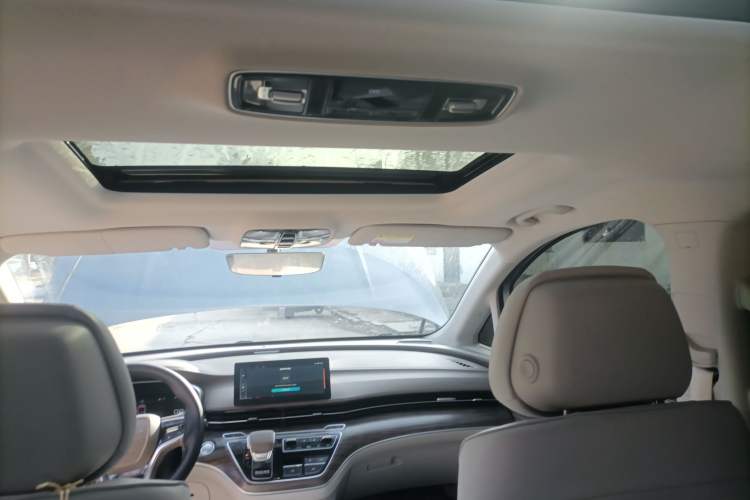 Used Roewe iMAX8 2023 400TGI Elite Edition
