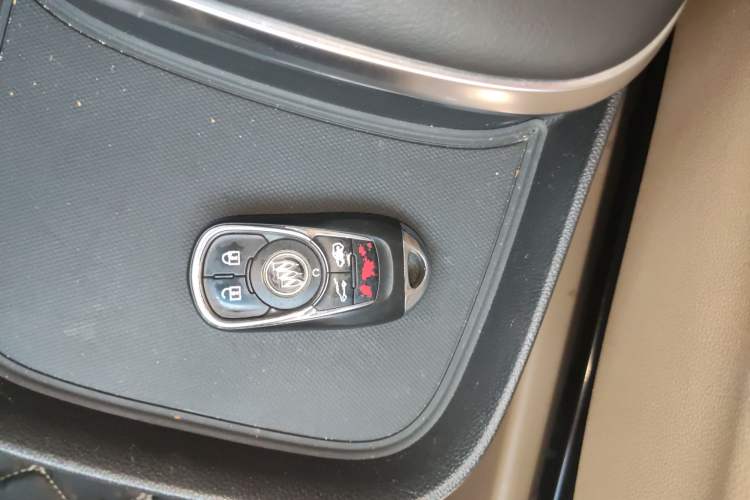 Used Buick GL8 2017 ES 28T Luxury Model China V Standard
