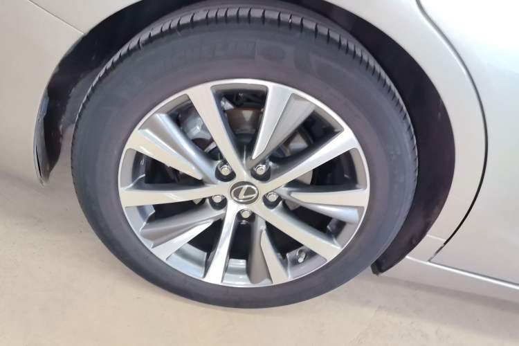 Used Lexus ES 2020 200 Excellence Edition
