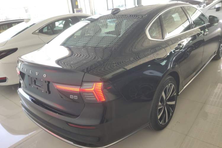 Used Volvo S90 2026 B5 Zhiyi Luxury Edition