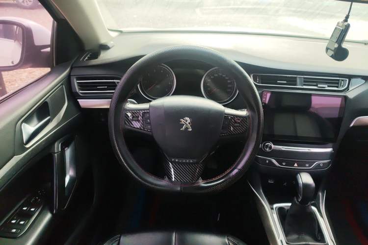 Used Peugeot 408 2016 1.6T Automatic Luxury Edition Steering Wheel
