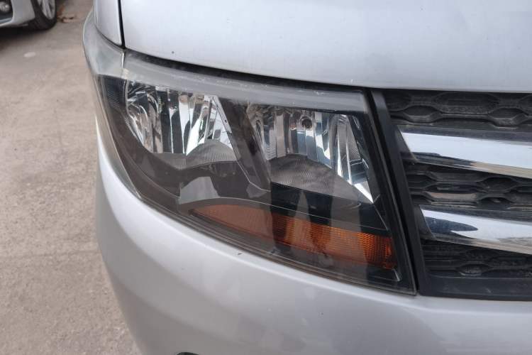 Used JAC Refine M3 2015 Maker Edition 1.6L Luxury Smart Version