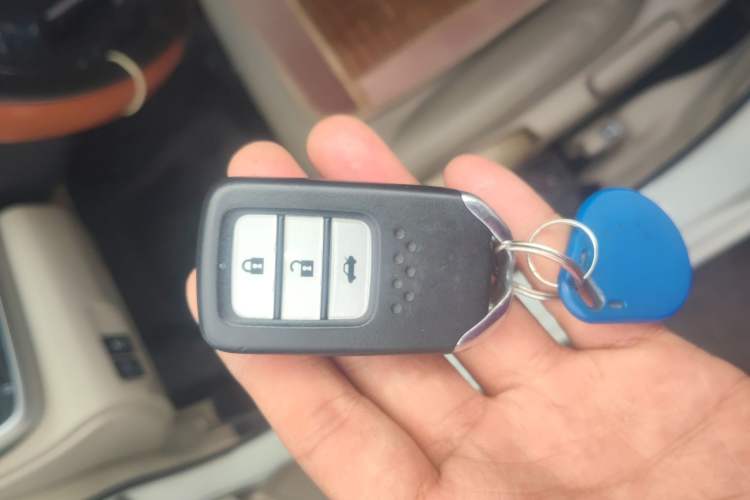 Used Honda Crider 2013 1.8L automatic luxury edition Vehicle Key