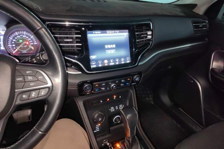 Used Jeep Grand Commander 2018 2.0T Four-Wheel Drive Smart Enjoyment Version China VI
