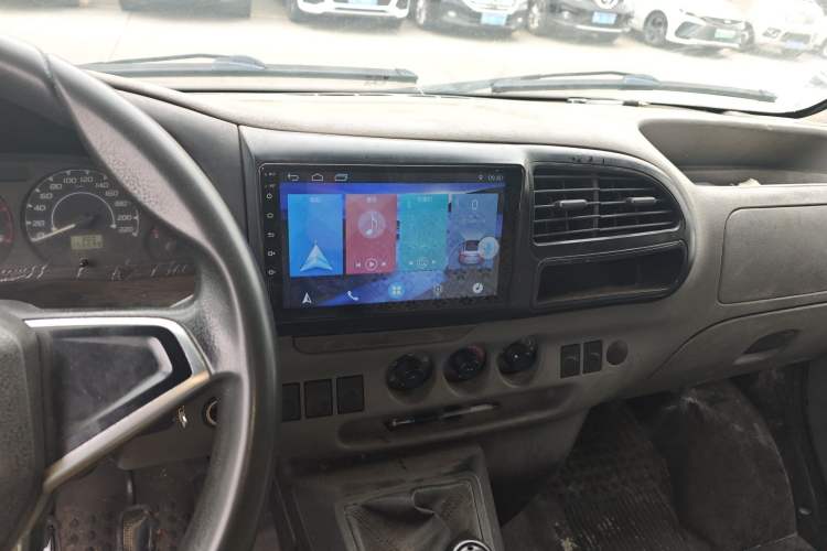 Used JMC Transit 2019 2.8T Commercial Version Short Wheelbase Mid-Roof 3-Seater China VI Standard JX493