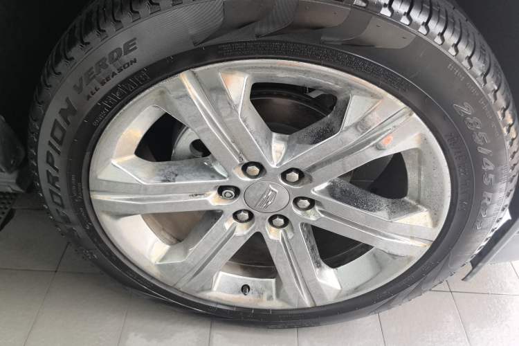 Used Cadillac Escalade 2017 6.2L ESV Platinum Edition Extended-Length Version