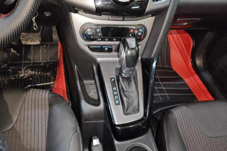 Used Ford Focus 2012 Hatchback 1.6L Automatic Fashion Edition
