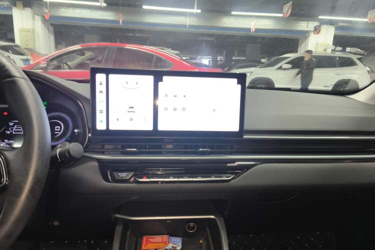 Used Geely Auto Emgrand 2025 4th Generation 1.5L CVT Luxury Version
