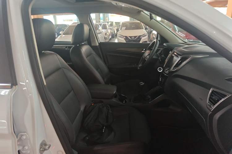 Used CHANGAN CS75 2014 2.0L Manual Luxury Version China V Standard Right Front Seat