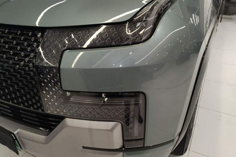 Used Yangwang U8 2023 Luxury Edition
