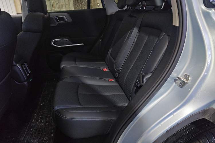 Used Formula Leopard Titanium 3 2025 501 km Range Rear-Wheel Drive Intelligent Driving Max Edition Left Rear Seat